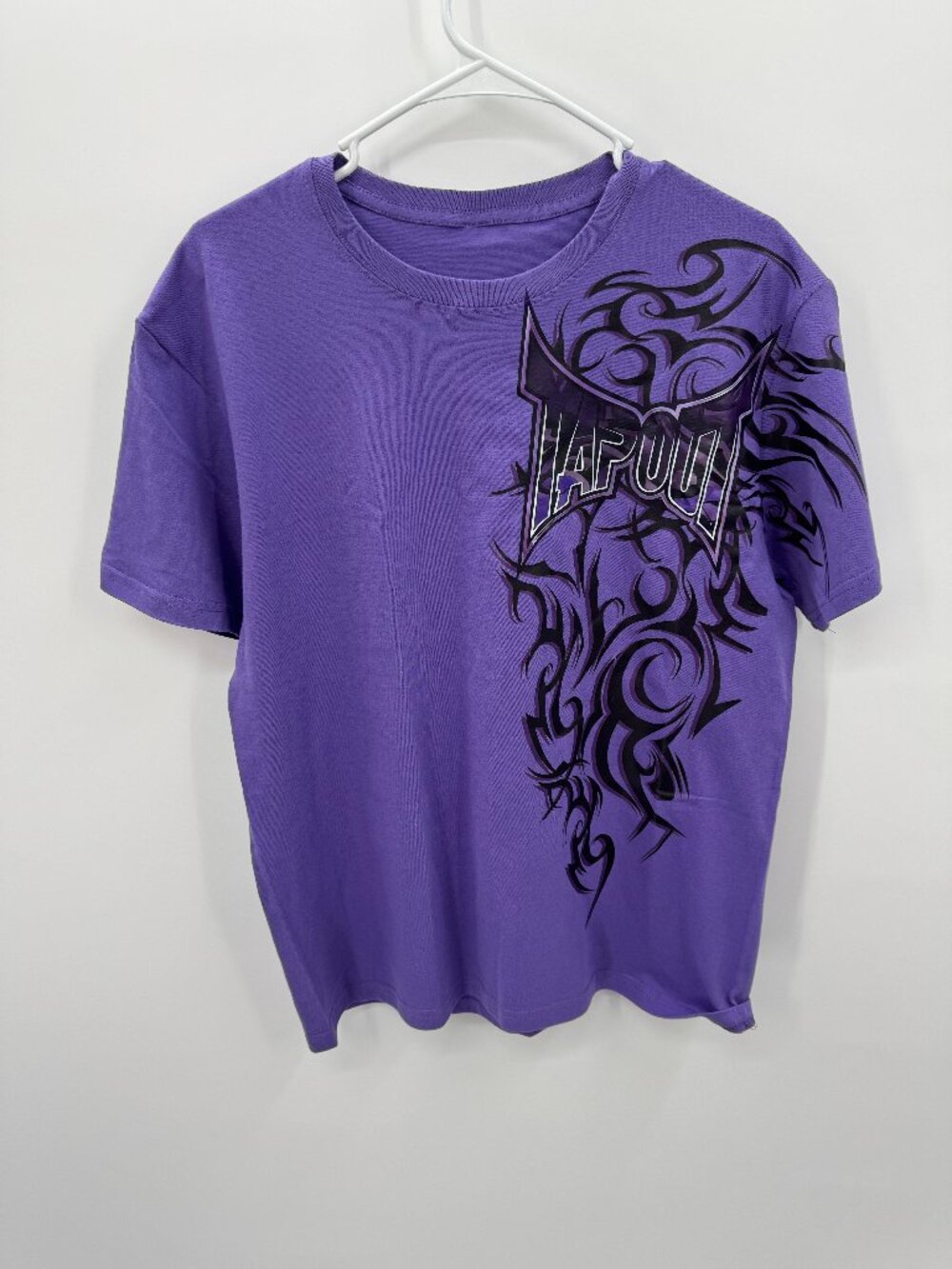 Vintage Tapout Tribal Graphic T-Shirt Purple Y2K MMA Streetwear Size Medium